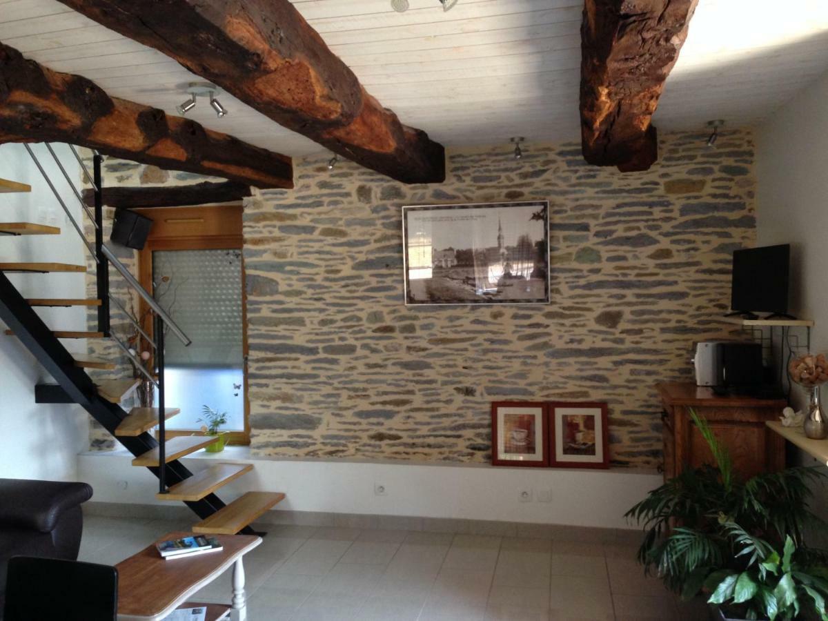 Ferienhaus A Deux Pas De L'oust Montertelot